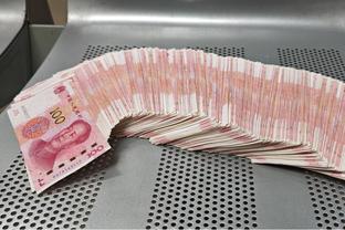 戈贝尔：我喜欢冲击篮筐的爱德华兹 他的三分球也因此而命中